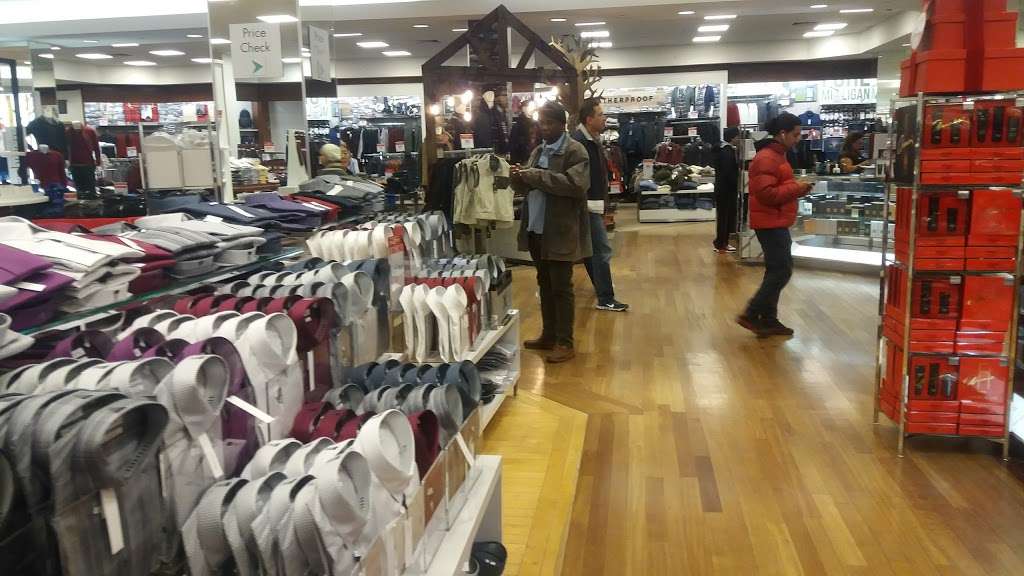 Roosevelt Field | 630 Old Country Rd, Garden City, NY 11530, USA | Phone: (516) 742-8001