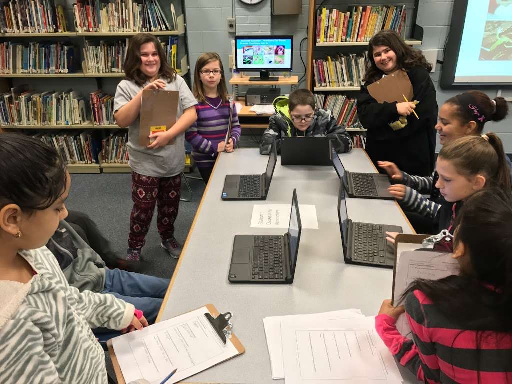 Mary E Volz Middle School 505 W 3rd Ave, Runnemede, NJ 08078, USA