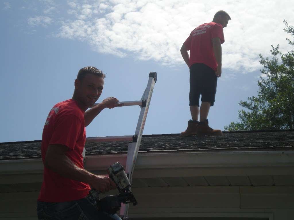 Emergency Roofing | 5431 NE 35th ST lot.200, Silver Springs, FL 34488, USA | Phone: (352) 425-4421