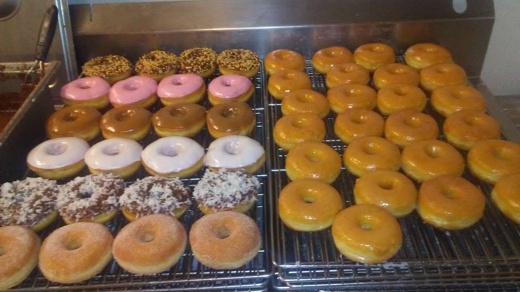 Yummi Donuts | 1308 E Bear Creek Rd, Glenn Heights, TX 75154, USA | Phone: (972) 274-0384