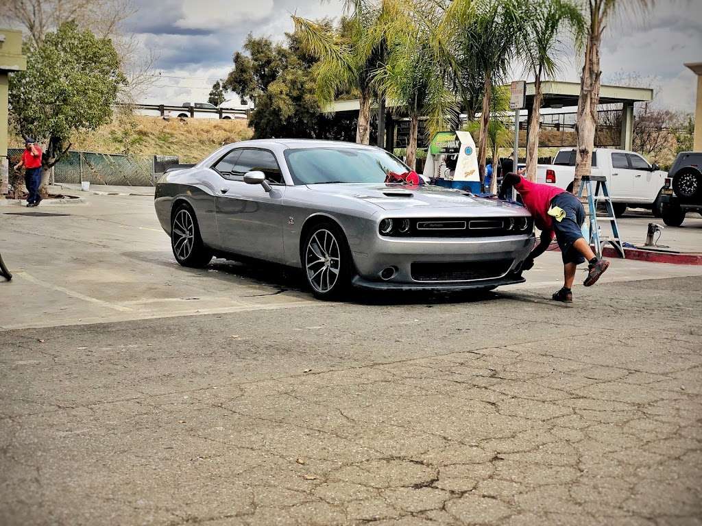 Soapy Suds Car Wash | 28038 The Old Rd, Valencia, CA 91355 | Phone: (661) 294-3036