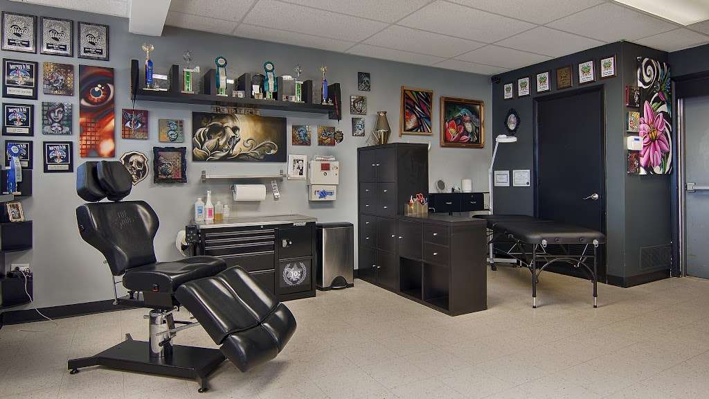 7 Day Gallery Tattoo & Art Gallery | 6000 W 159th St, Oak Forest, IL 60452 | Phone: (708) 897-9855