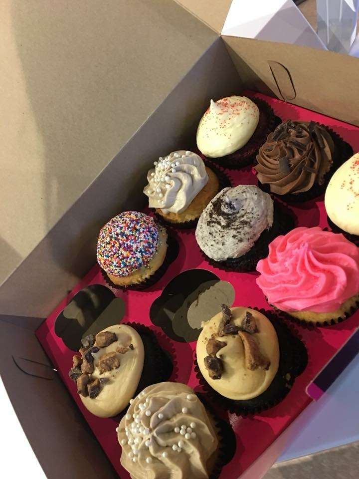 SmallCakes Cupcakery | 14150 W 119th St, Olathe, KS 66062 | Phone: (913) 397-9975