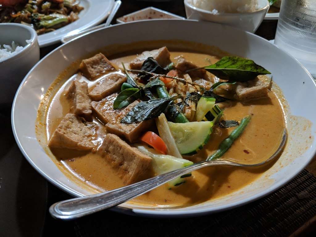 Turmeric Thai Kitchen | 6435 Caminito Blythefield Ste. G, La Jolla, CA 92037 | Phone: (858) 886-7985