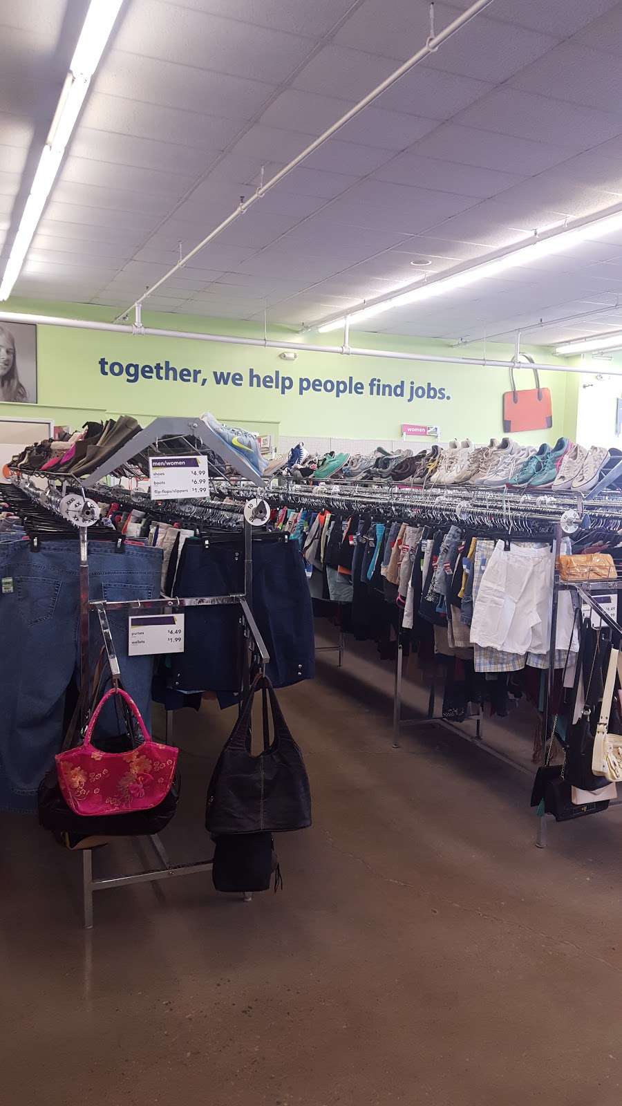 Goodwill Store | 1911 E Wabash St, Frankfort, IN 46041 | Phone: (765) 659-1388