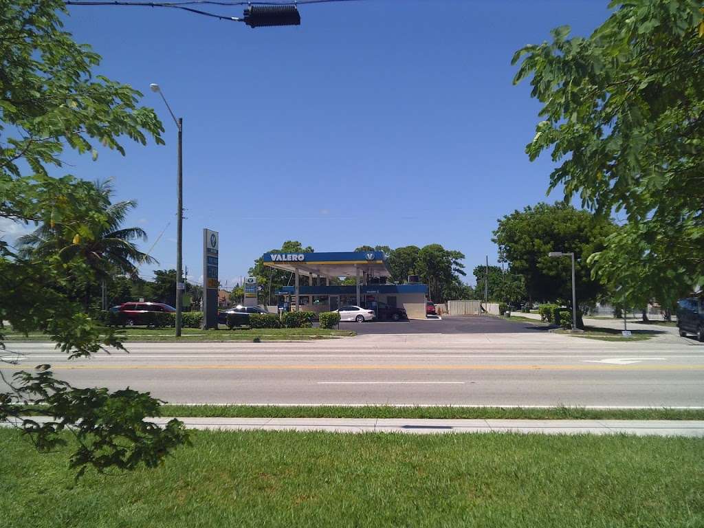 Valero Gas Station | 3985 10th Ave N, Lake Worth, FL 33461, USA