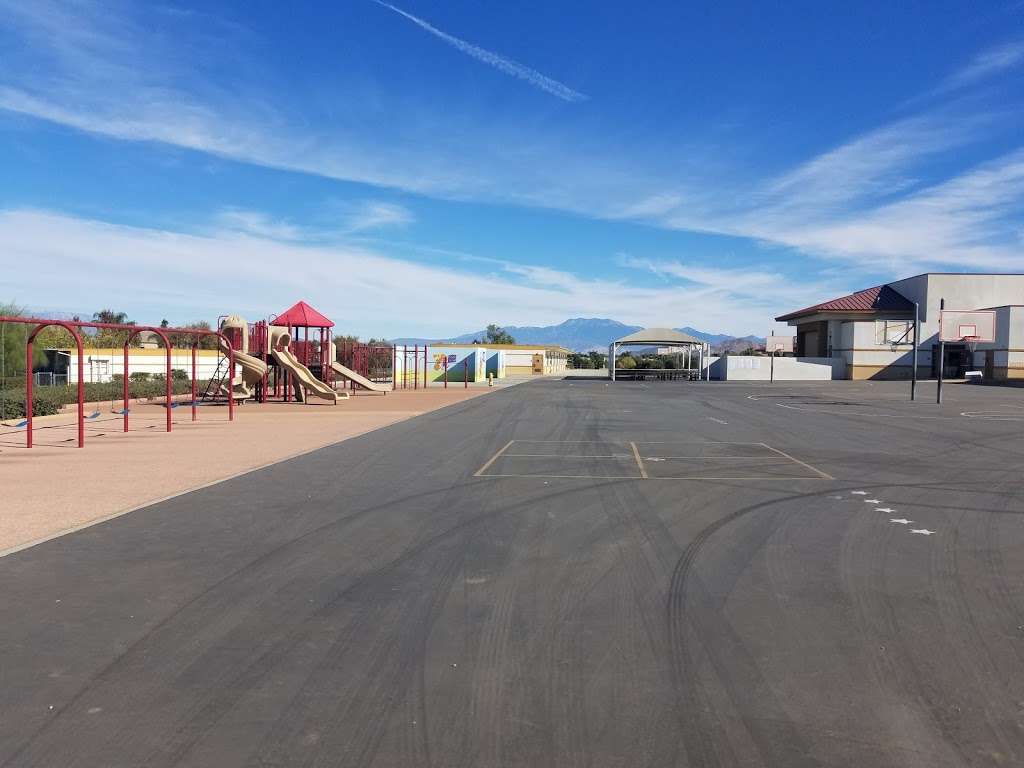 Oak Meadows Elementary School | 28600 Poinsettia St, Murrieta, CA 92563 | Phone: (951) 246-4210