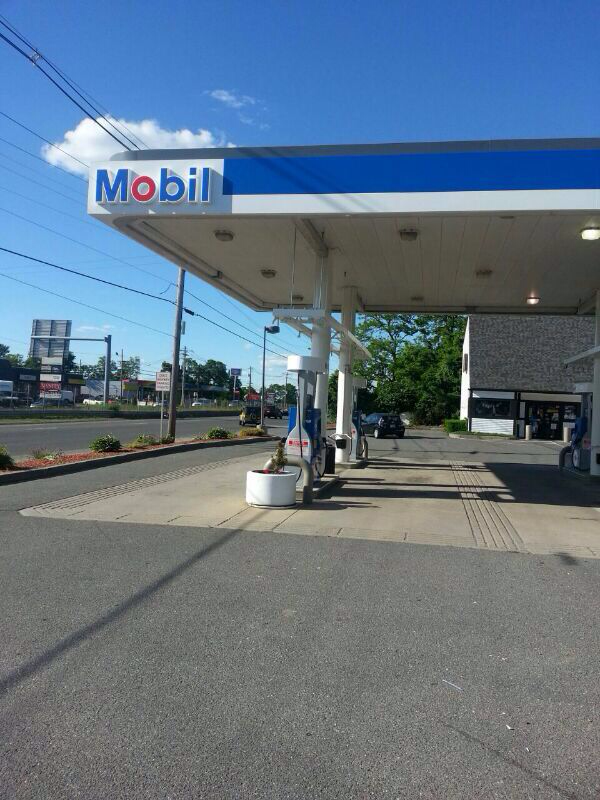 Mobil | 137 Newbury St, Peabody, MA 01960 | Phone: (978) 536-7437