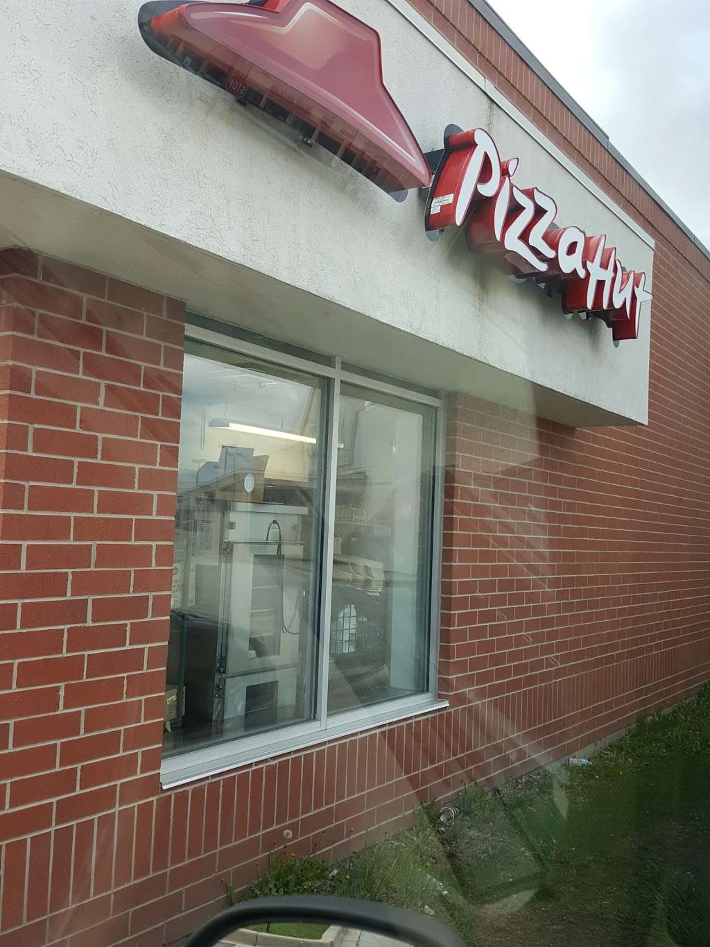 Pizza Hut | 3330 Kirchoff Rd, Rolling Meadows, IL 60008, USA | Phone: (847) 398-0803