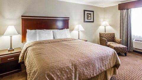 Econo Lodge Inn & Suites Mesa | 951 W Main St, Mesa, AZ 85201, USA | Phone: (480) 833-1231