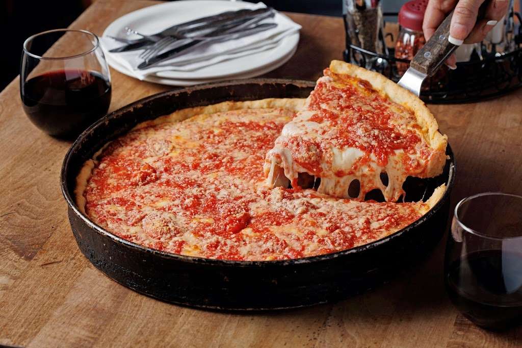 Lou Malnatis Pizzeria | 903 S Randall Rd, Elgin, IL 60124, USA | Phone: (847) 760-6500