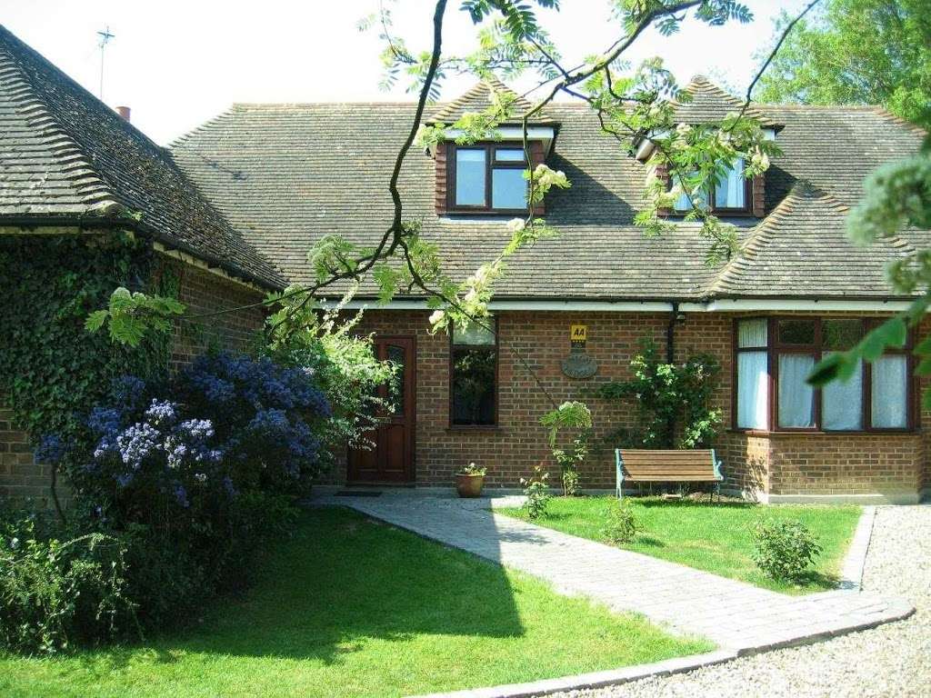 High Hedges B&B | Green Tye, Much Hadham SG10 6JP, UK | Phone: 01279 842505