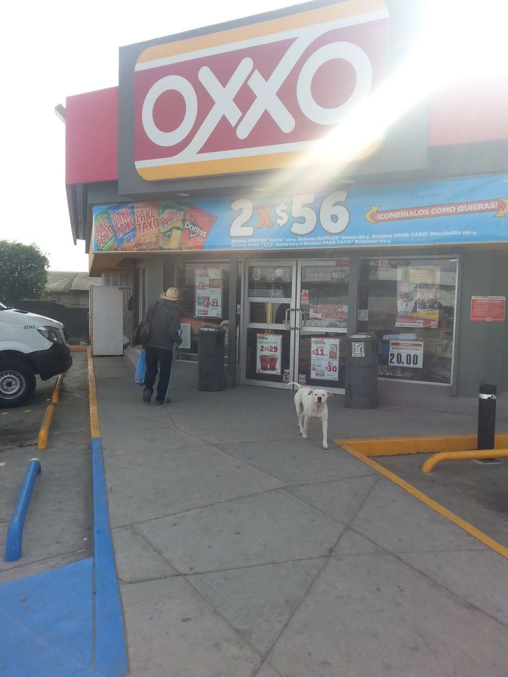 OXXO Reforma | Paseos, Paseo de los Literatos 16034, Reforma, 22183 Tijuana, B.C., Mexico