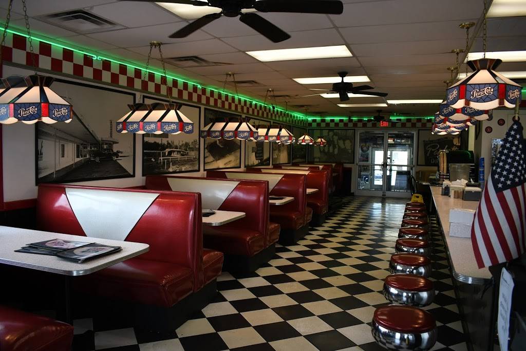 Parkette Drive-In | 1230 E New Circle Rd, Lexington, KY 40505, USA | Phone: (859) 254-8723