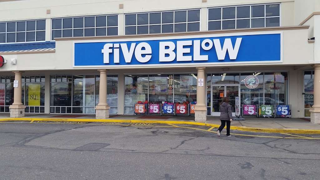 Five Below | 230 Airport Plaza Blvd, Farmingdale, NY 11735 | Phone: (631) 454-6934