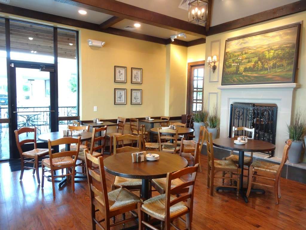 la Madeleine French Bakery & Café Sawyer Heights | 2423 Katy Fwy E, Houston, TX 77007, USA | Phone: (832) 916-4001