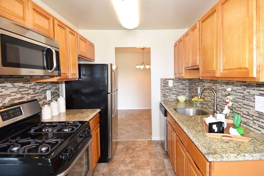 Montgomery Trace Apartment Homes | 14120 Grand Pre Rd, Silver Spring, MD 20906, USA | Phone: (301) 364-4851