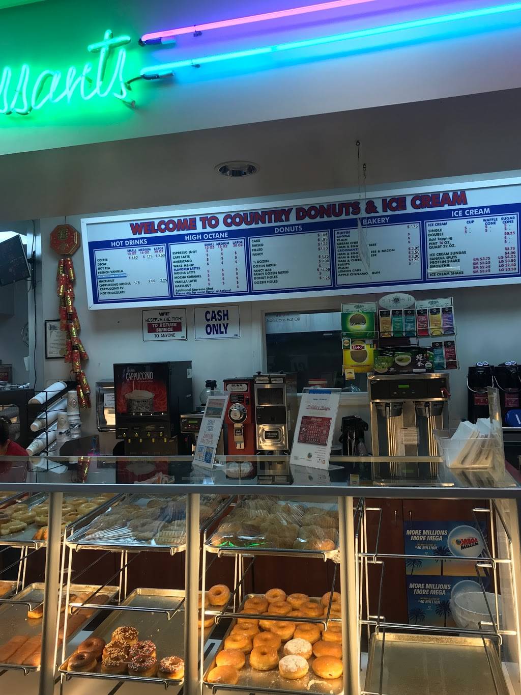 Country Donut | 3200 E Anaheim St, Long Beach, CA 90804, USA | Phone: (562) 986-9986