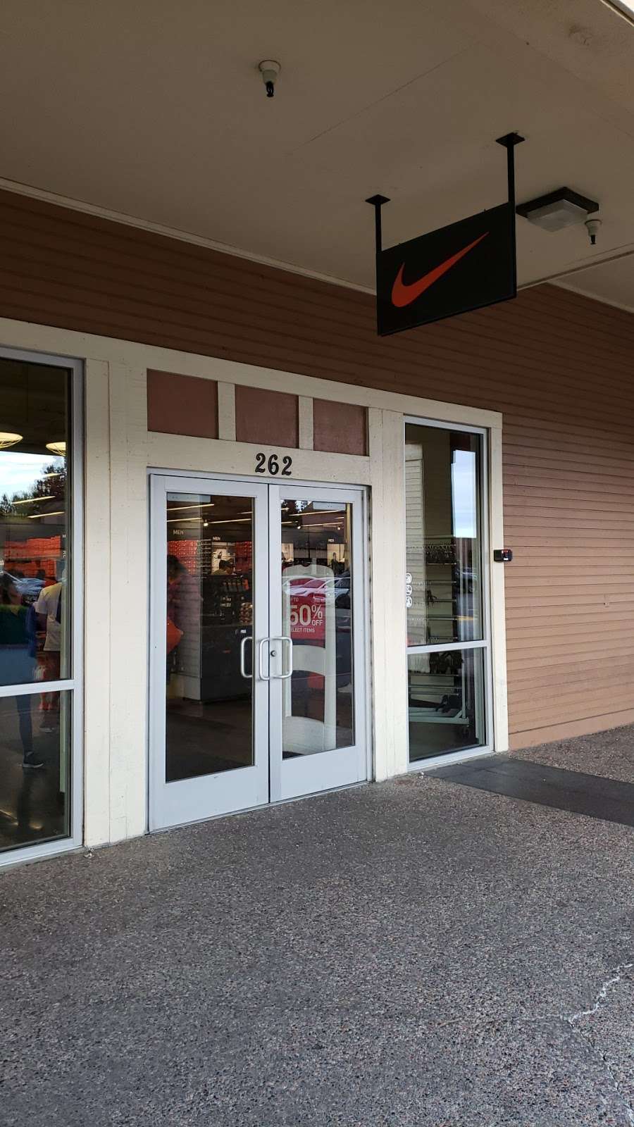 Nike Factory Store, 262 Nut Tree Rd 