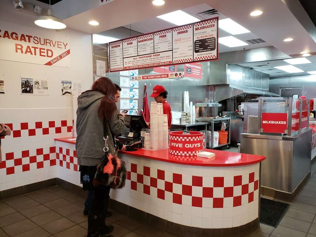 Five Guys | 136 Lantana Dr, Hockessin, DE 19707, USA | Phone: (302) 239-1250