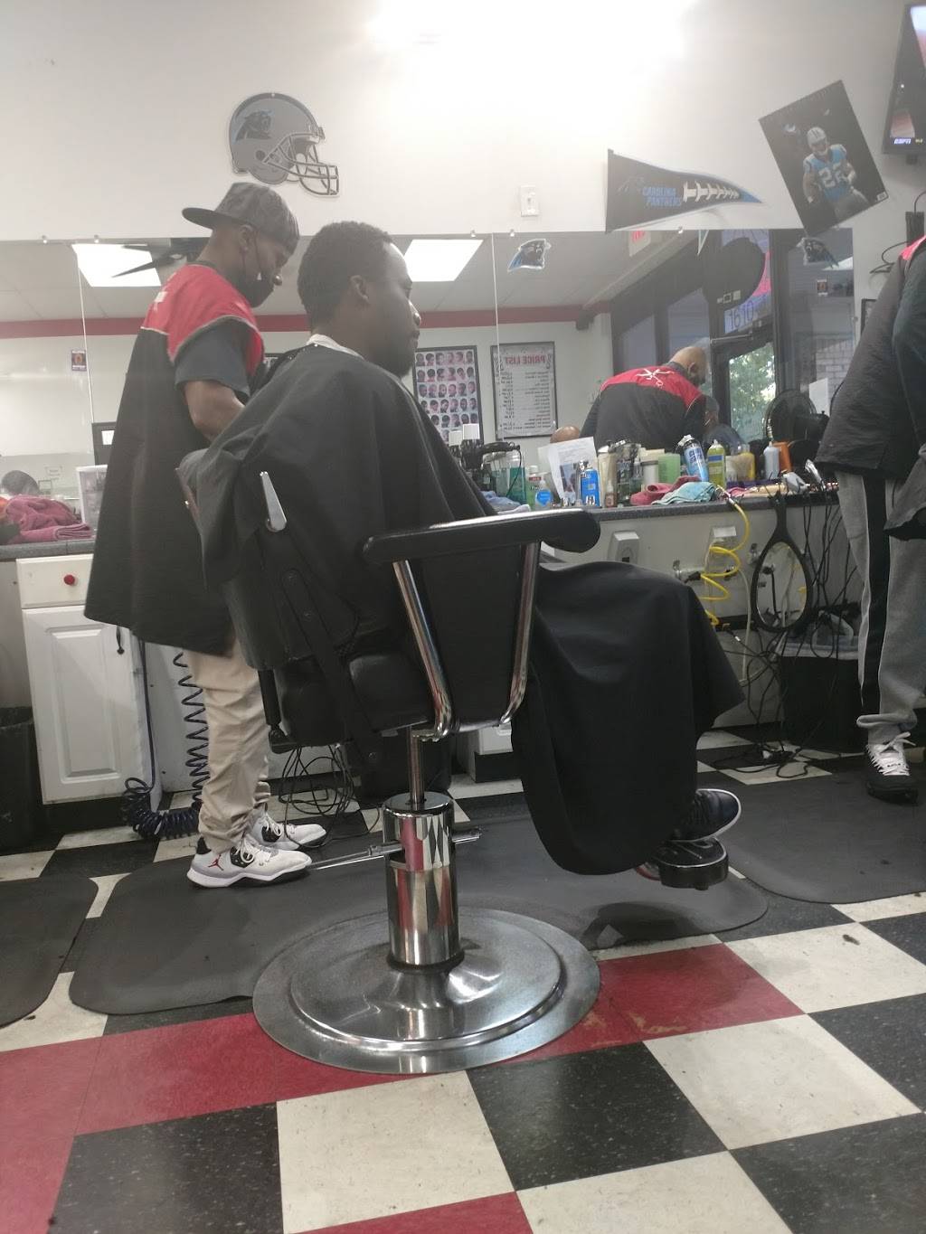 Master Kutz Barber & Beauty | 1610 Ashley Rd, Charlotte, NC 28208 | Phone: (704) 398-6474