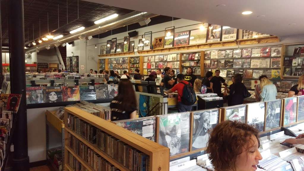 Reckless Records | 1379 N Milwaukee Ave, Chicago, IL 60622, USA | Phone: (773) 235-3727