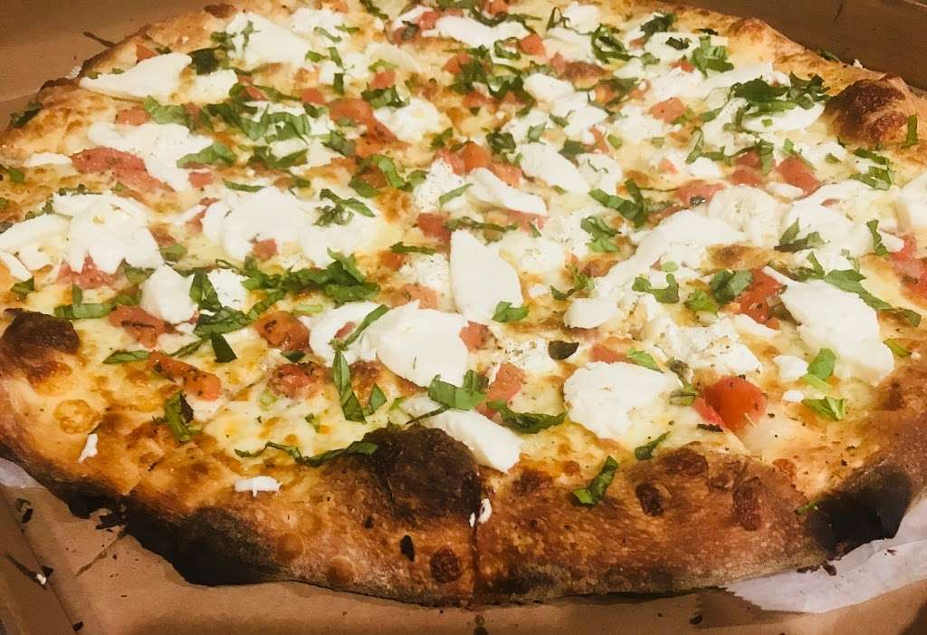 Pizza Mia | 67 Franklin St, Stoneham, MA 02180, USA | Phone: (781) 572-3300
