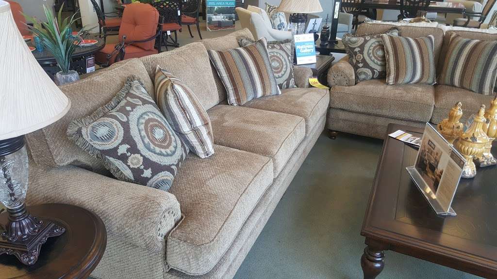 Raymour & Flanigan Furniture and Mattress Store | 1450 Clements Bridge Rd, Deptford Township, NJ 08096, USA | Phone: (856) 853-9400