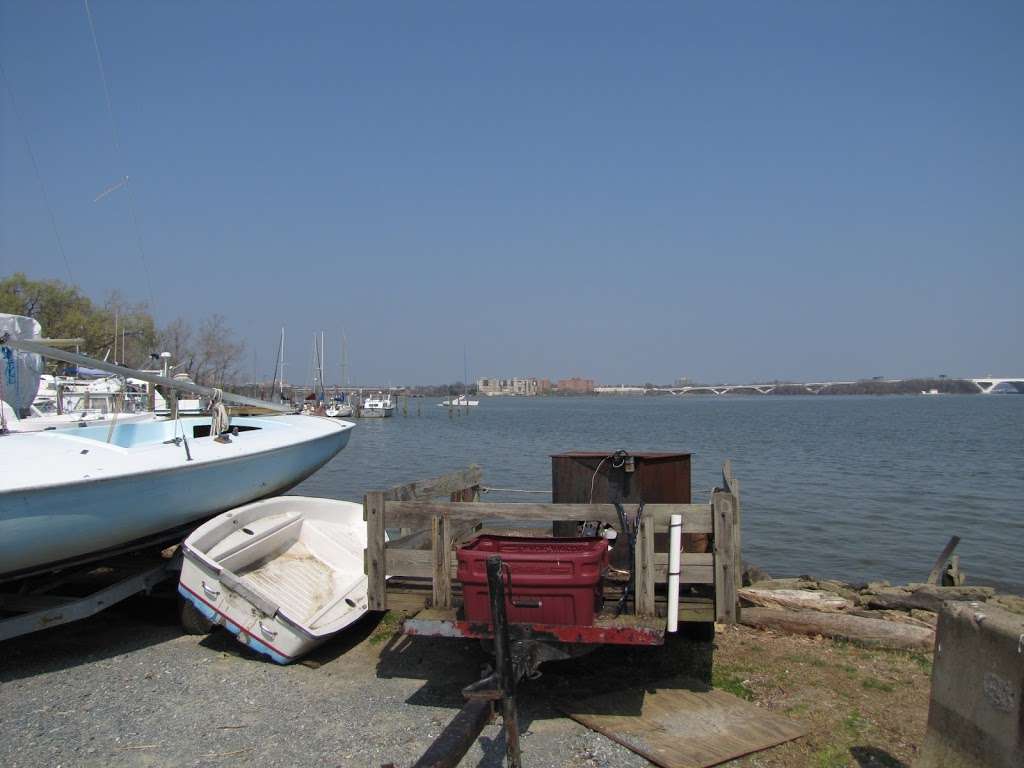 Belle Haven Marina Inc - Mariner Sailing School | George Washington Memorial Pkwy, Alexandria, VA 22307 | Phone: (703) 768-0018