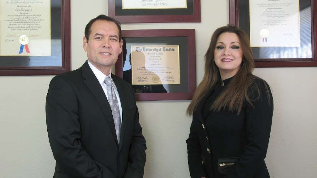 Rodriguez & Vega, PLLC | 8303 Gulf Fwy, Houston, TX 77017, USA | Phone: (713) 928-5557