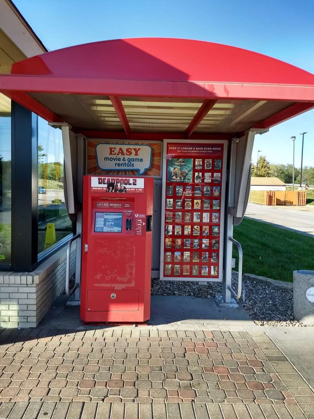 Redbox | 10225 N Oak Trafficway, Kansas City, MO 64155, USA | Phone: (866) 733-2693