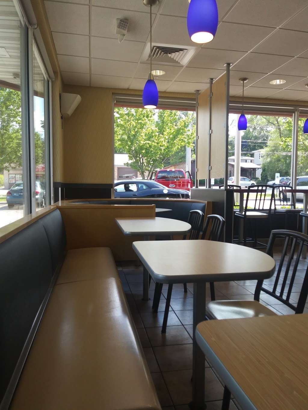 McDonalds | 200 W Grant Hwy, Marengo, IL 60152, USA | Phone: (815) 568-4966