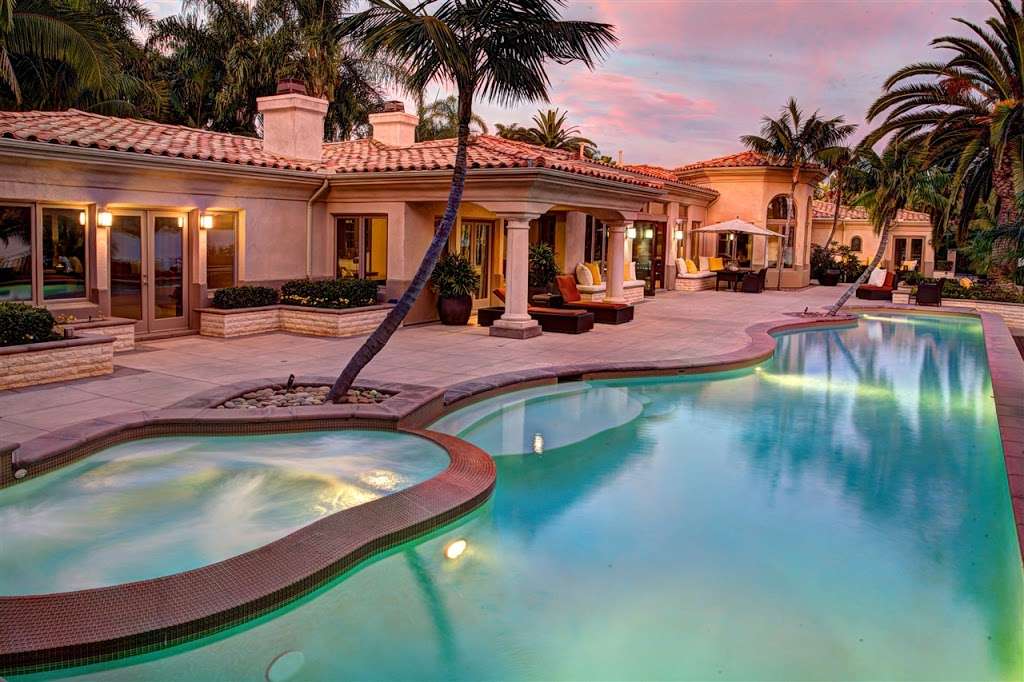 Bluewater Vacation Homes | La Jolla | 8443 El Paseo Grande, La Jolla, CA 92037, USA | Phone: (866) 446-3969