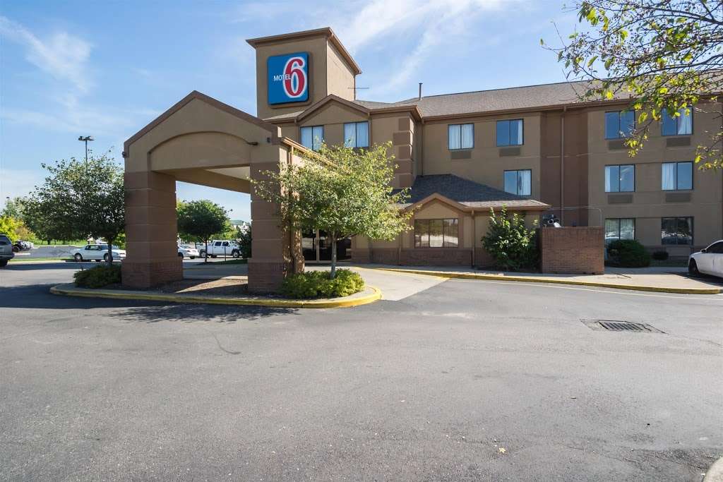 Motel 6 Indianapolis - Airport | 5845 Rockville Rd, Indianapolis, IN 46224, USA | Phone: (317) 247-4100