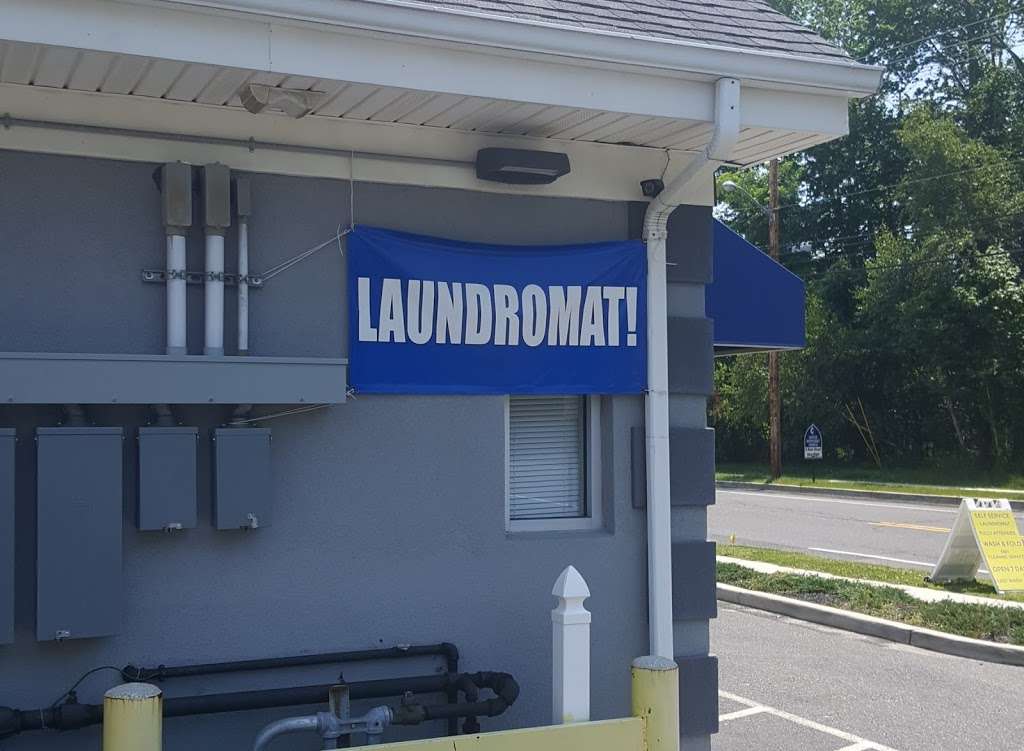 Woodys Country Wash Laundromat | 31 W Main St, Farmingdale, NJ 07727, USA | Phone: (732) 938-7900