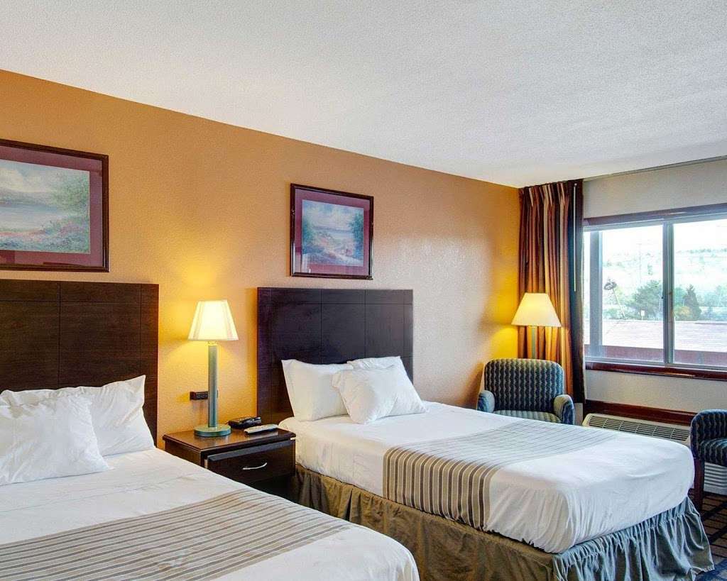 Econo Lodge | 775 Providence Hwy, Sharon, MA 02067, USA | Phone: (781) 784-5800