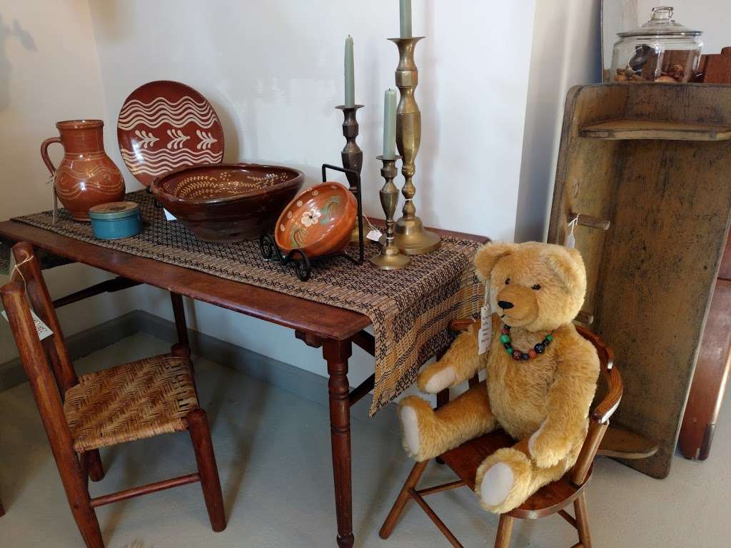 HappiNest Antiques | 406 US-22, Whitehouse Station, NJ 08889, USA | Phone: (908) 823-4946