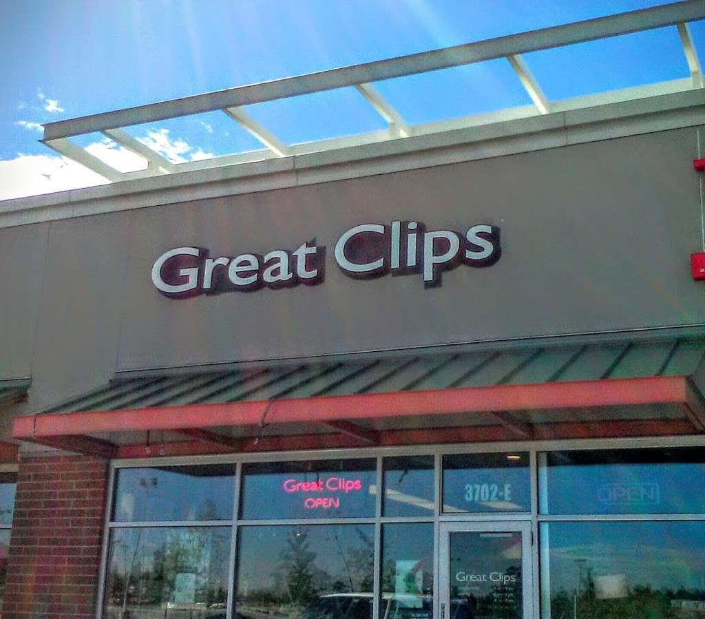 Great Clips | 3702 River Point Pkwy Unit E, Englewood, CO 80110, USA | Phone: (303) 781-6400