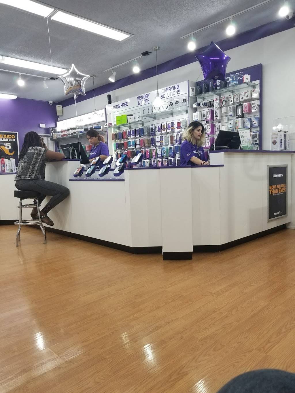 Metro by T-Mobile | 1773 W Lincoln Ave, Anaheim, CA 92801 | Phone: (714) 635-0108