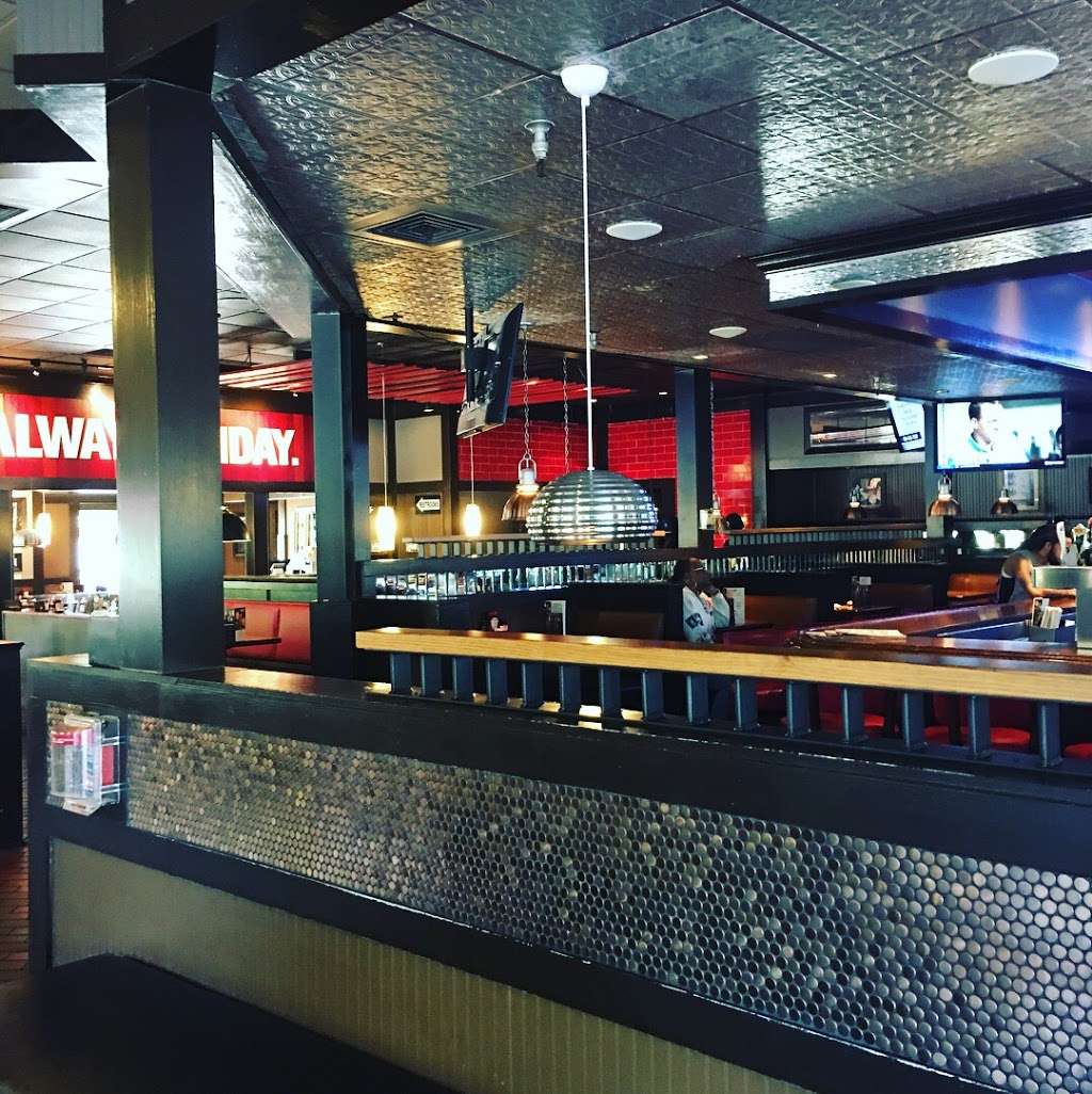 TGI Fridays | 409 W W.T.Harris Blvd, Charlotte, NC 28262 | Phone: (704) 548-8113