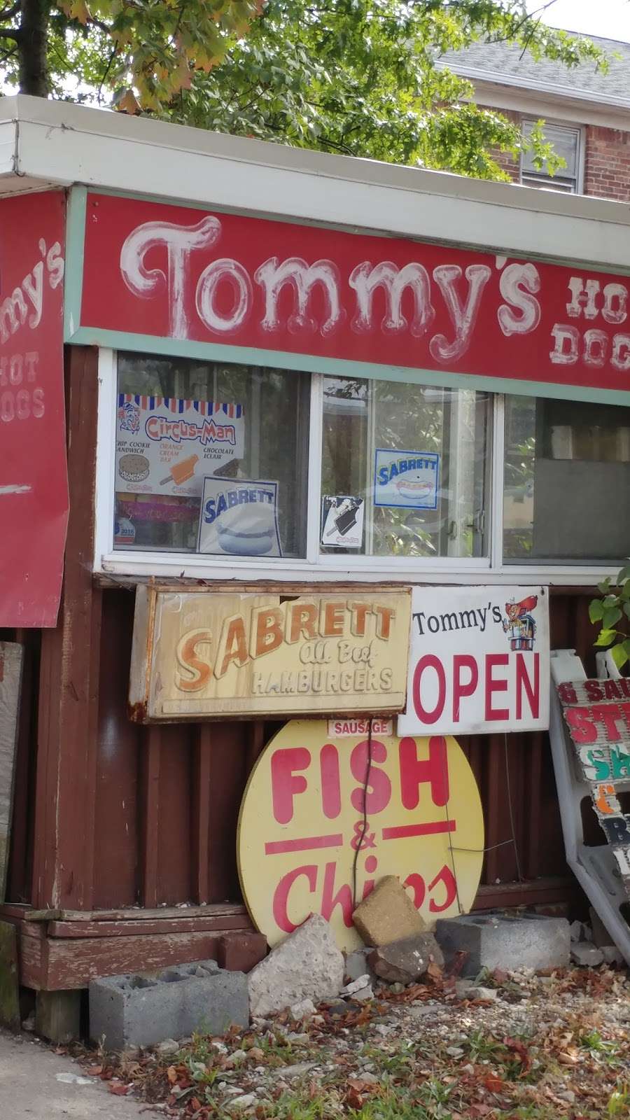 Tommys Hot Dogs | 117 Grant Ave, Carteret, NJ 07008, USA | Phone: (732) 541-8409