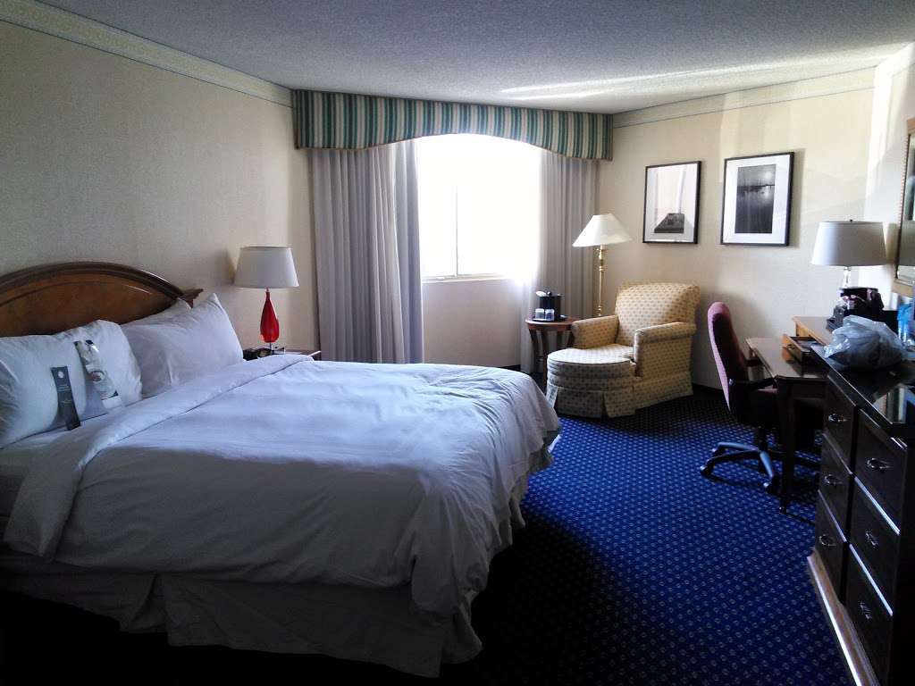 Ventura Beach Marriott | 2055 E Harbor Blvd, Ventura, CA 93001, USA | Phone: (805) 643-6000