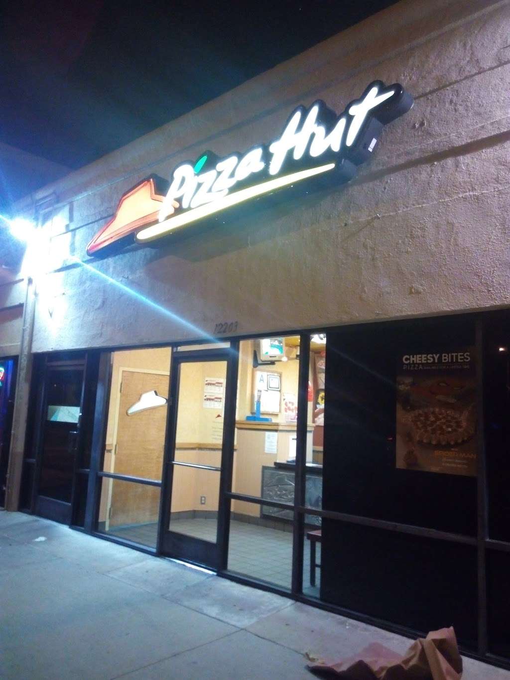 Pizza Hut | 12203 Hawthorne Blvd, Hawthorne, CA 90250, USA | Phone: (310) 219-3000