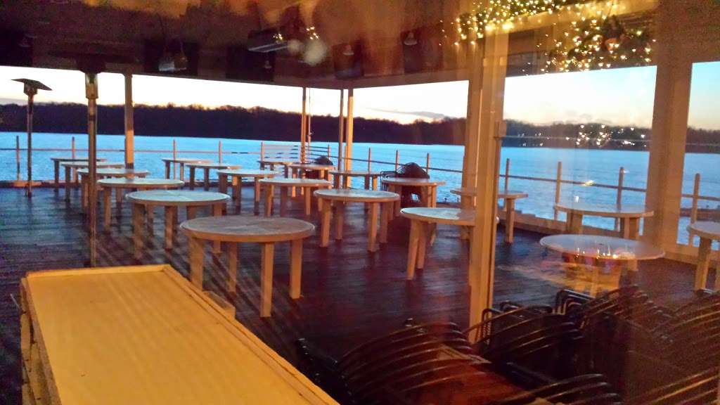 Ricks Cafe Boatyard | 4050 Dandy Trail, Indianapolis, IN 46254 | Phone: (317) 290-9300