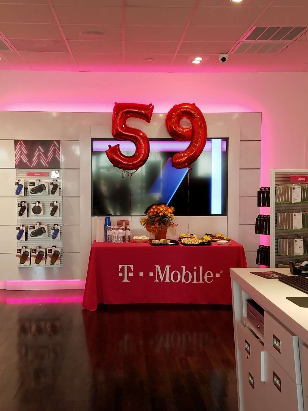 T-Mobile | 2722 W Grand Pkwy N Ste 210, Katy, TX 77449, USA | Phone: (281) 916-1215