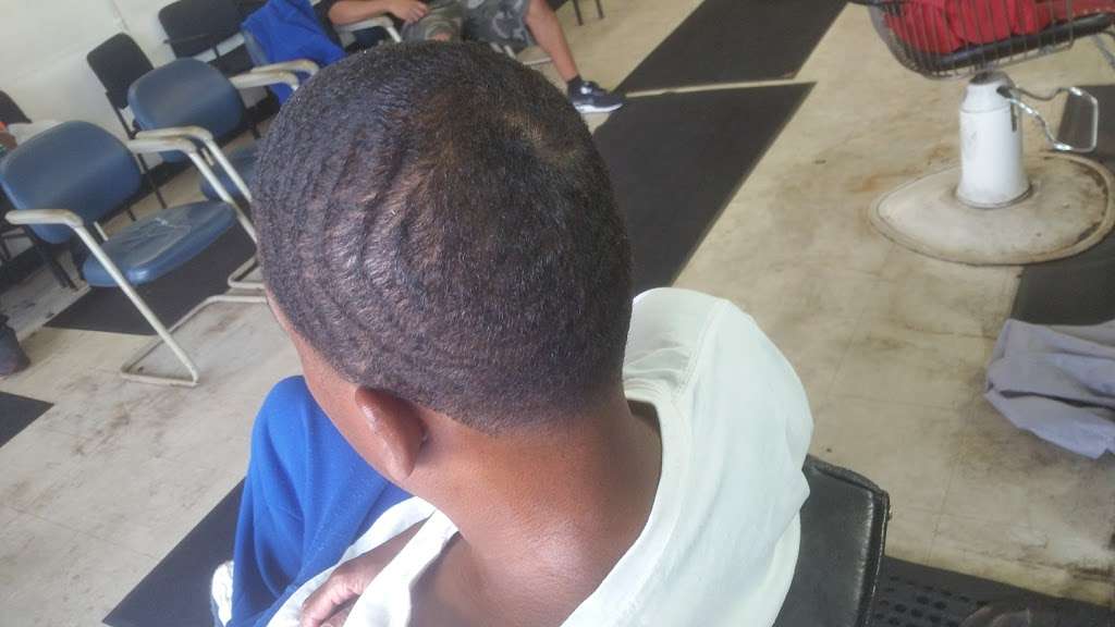 Coreys Barber Shop | 3790 N Arlington Ave # D, Indianapolis, IN 46218 | Phone: (317) 538-1112