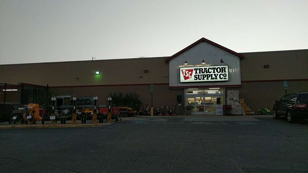 Tractor Supply Co. | 401 N Generals Blvd, Lincolnton, NC 28092 | Phone: (704) 735-5029