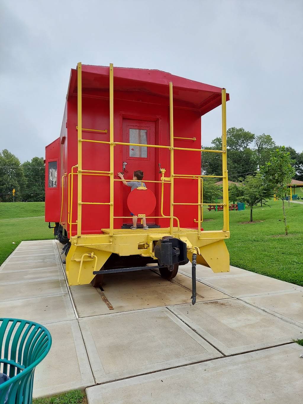 Red Caboose | 684 Colice Jeanne Rd, Nashville, TN 37221 | Phone: (615) 862-8400