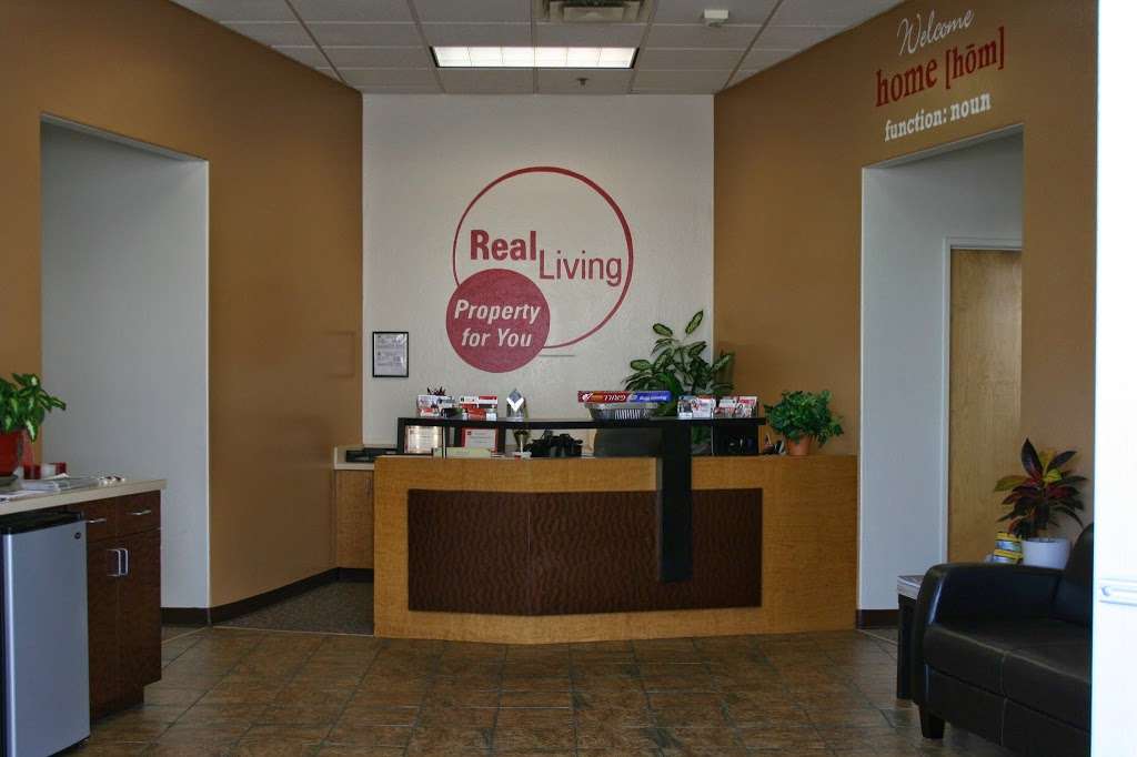 Real Living Property For You | 9051 W Kelton Ln #2, Peoria, AZ 85382, USA | Phone: (623) 385-7000