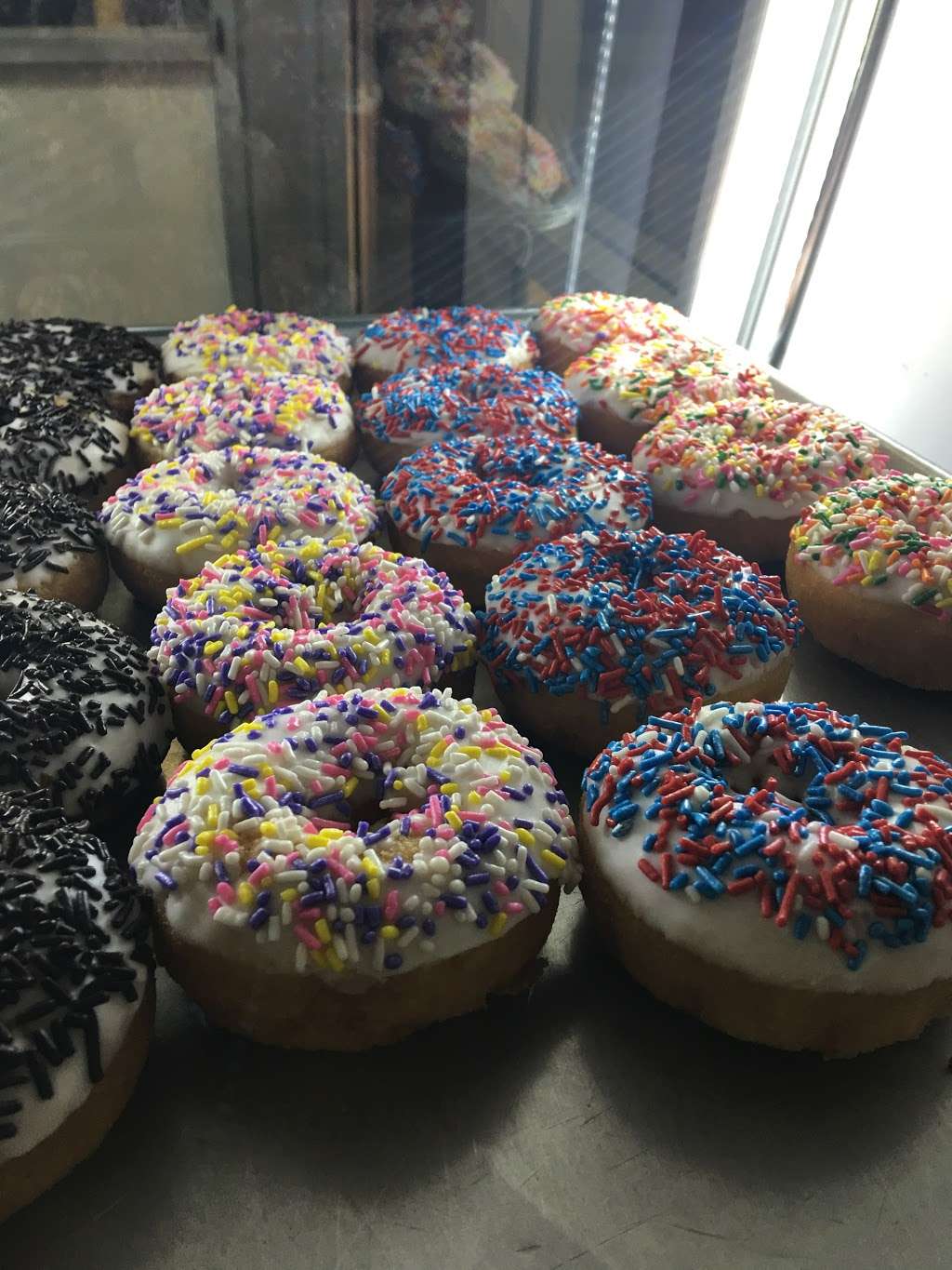 Donut Starr | 5972 Westminster Blvd, Westminster, CA 92683 | Phone: (714) 892-4828